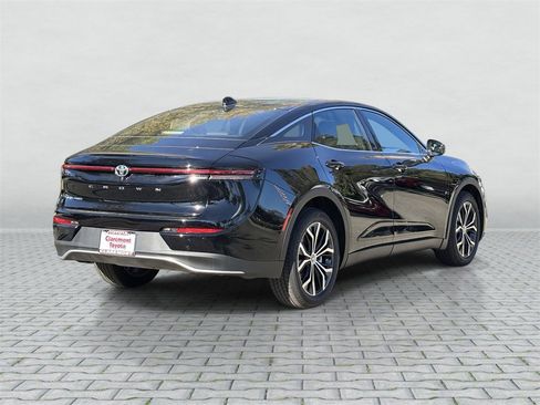 Certified 2025 Toyota Crown XLE image 6