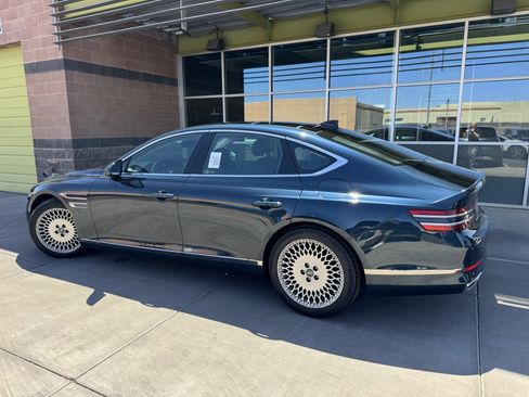 Used 2022 Genesis G80 2.5T w/ Prestige Package image 5