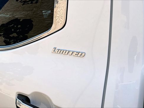 Used 2026 Toyota Tundra Limited AWD/4WD image 10