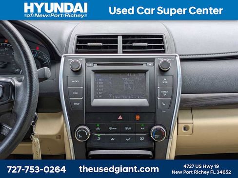 Used 2015 Toyota Camry LE FWD image 18