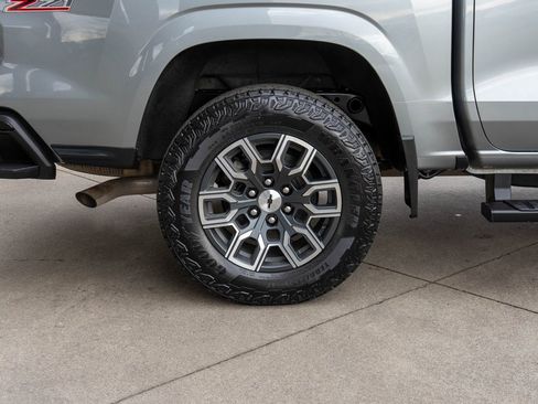 Used 2024 Chevrolet Colorado Z71 image 31