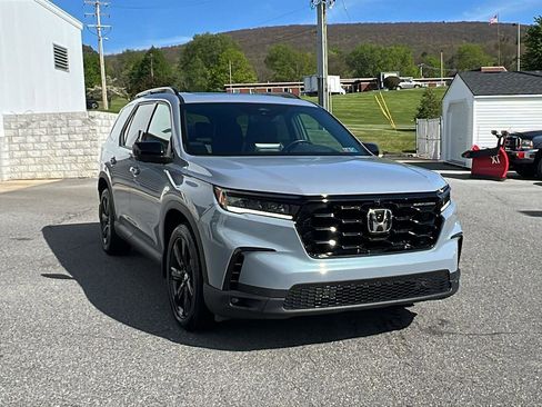 Certified 2025 Honda Pilot Black Edition image 1