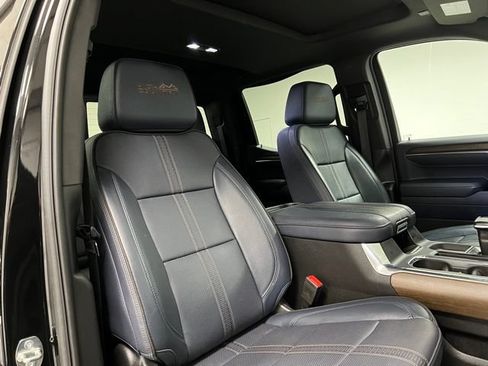 Used 2023 Chevrolet Silverado 1500 High Country w/ High Country Premium Package AWD/4WD image 55