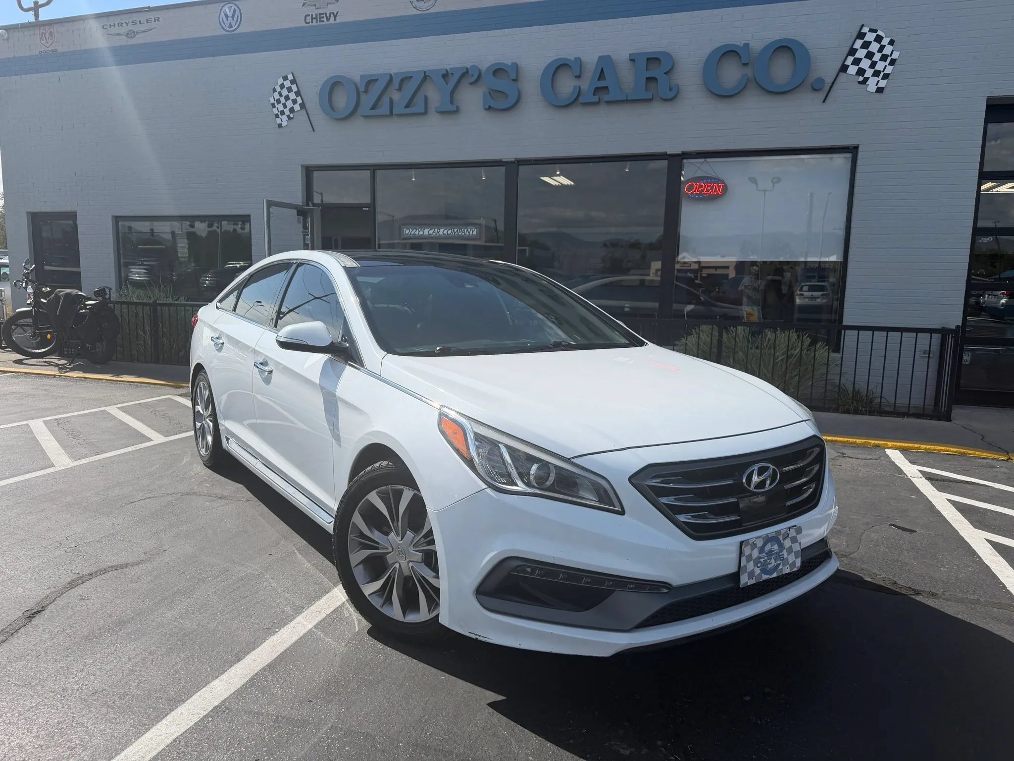 Used 2017 Hyundai Sonata Limited 2.0T FWD image 2