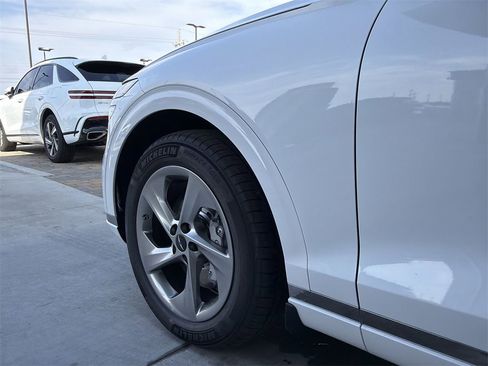 New 2026 Genesis GV70 2.5T Advanced image 19