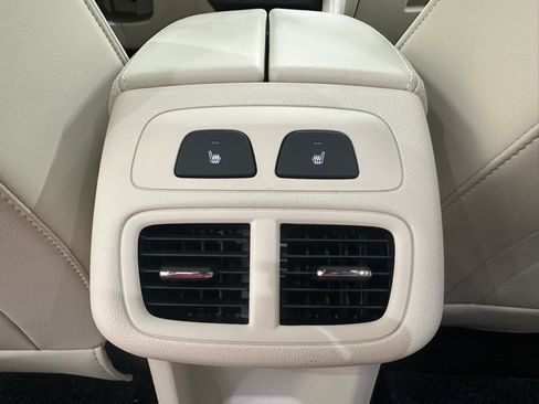 Used 2023 Buick Envision Avenir FWD image 17