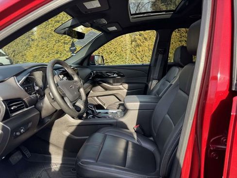 Used 2023 Chevrolet Traverse RS w/ LPO, Floor Liner Package image 14