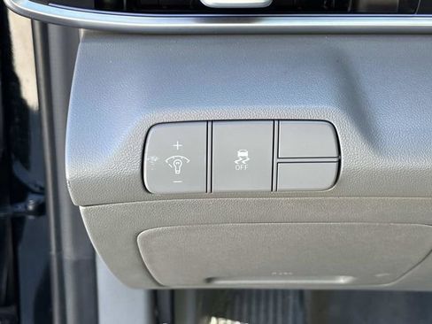 Used 2024 Hyundai Elantra SEL w/ Convenience Package FWD image 31
