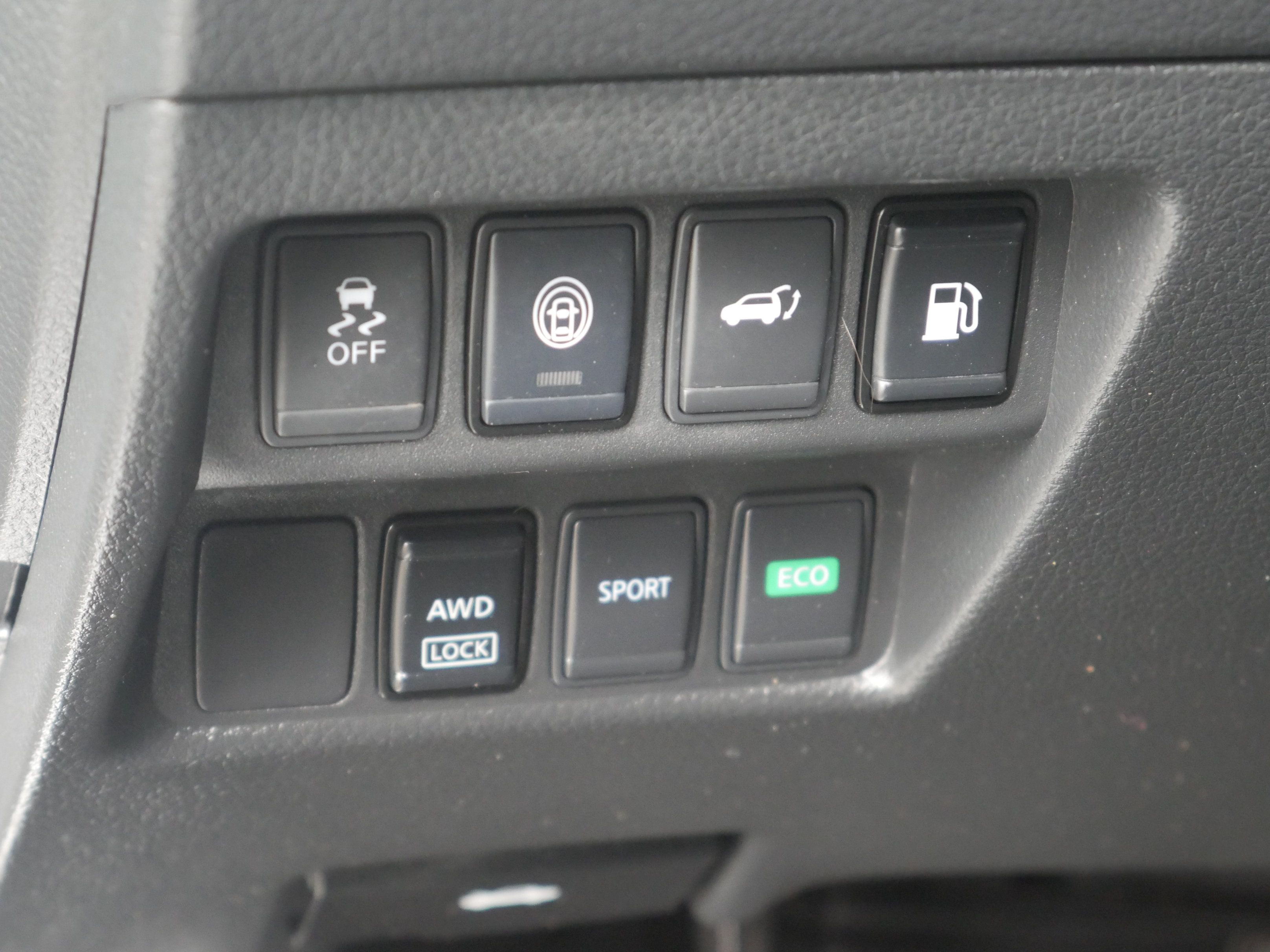 Used 2020 Nissan Rogue SV AWD/4WD image 5