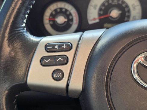 Used 2009 Toyota FJ Cruiser Base 4x4 4dr SUV 5A image 45