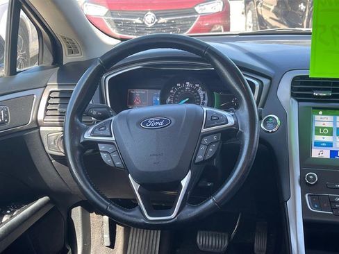 Used 2019 Ford Fusion SEL FWD image 28