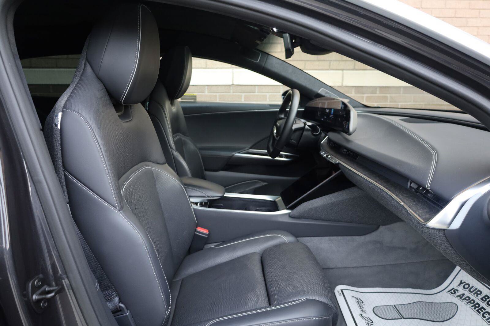 Used 2025 Lucid Air Touring AWD/4WD image 29