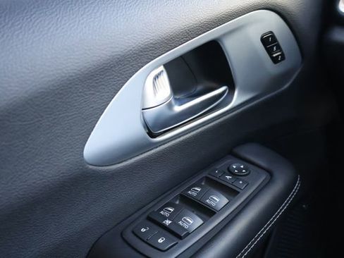 New 2026 Chrysler Pacifica Limited image 23