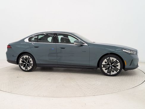 New 2026 BMW 530i w/ Premium Package RWD image 8
