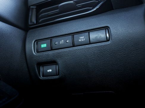 Used 2024 Nissan Sentra SV image 18