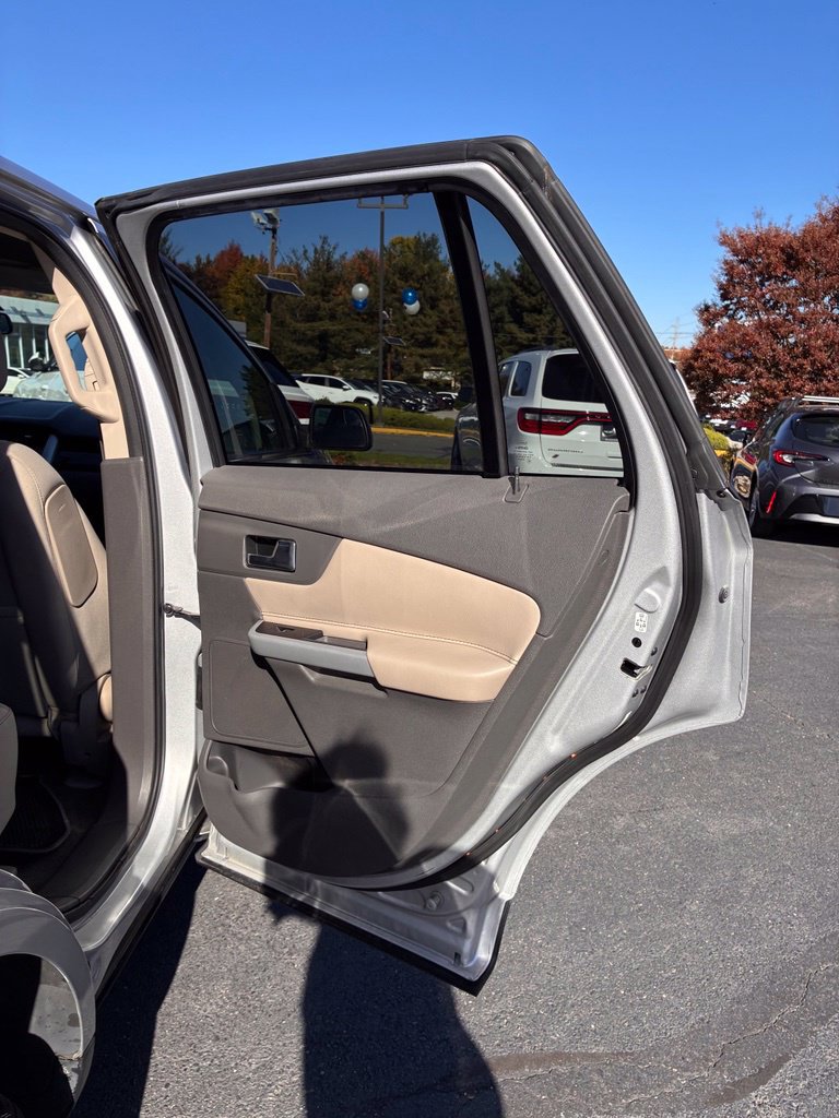 Used 2013 Ford Edge SE FWD image 23