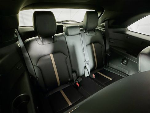 Used 2025 MAZDA CX-90 3.3 Turbo w/ Premium Plus Pkg image 29