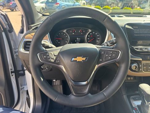 Used 2024 Chevrolet Equinox Premier AWD/4WD image 11