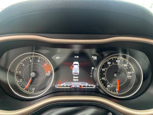 Used 2016 Jeep Cherokee Limited AWD/4WD image 22
