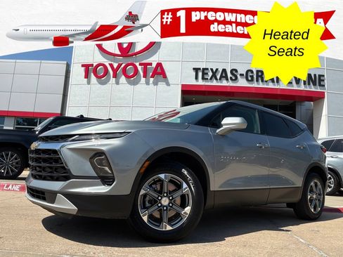 Used 2025 Chevrolet Blazer LT FWD image 1
