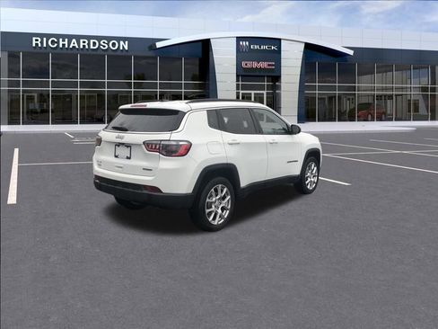 Used 2022 Jeep Compass Latitude AWD/4WD image 5