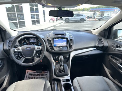 Used 2016 Ford Escape SE w/ Equipment Group 201A FWD image 24