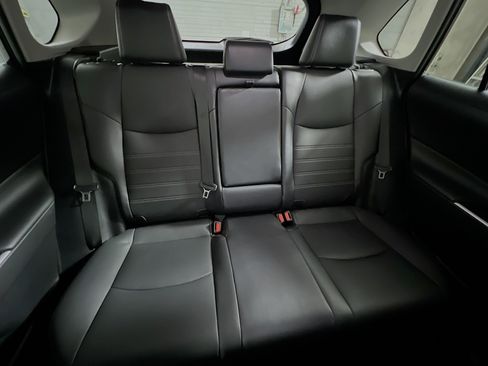 Used 2023 Toyota RAV4 XLE Premium image 33