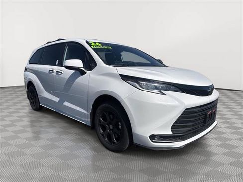 Certified 2026 Toyota Sienna XLE Woodland Edition AWD/4WD image 1