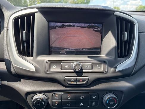 Used 2024 GMC Terrain SLE image 18