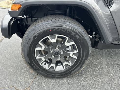 New 2026 Jeep Gladiator Sahara image 5