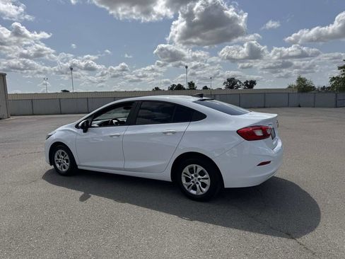 Used 2019 Chevrolet Cruze LS image 8