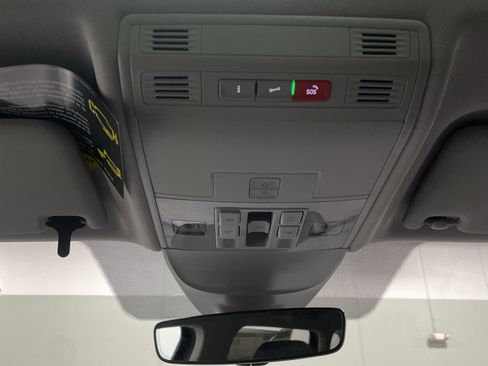 New 2025 Volkswagen Taos SE image 14