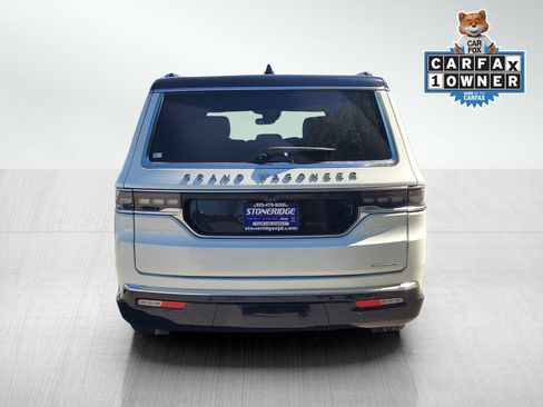 Used 2024 Jeep Grand Wagoneer L Series III AWD/4WD image 5