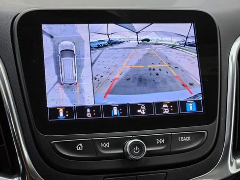 Used 2022 Chevrolet Equinox LT image 17