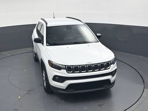 Used 2025 Jeep Compass Latitude AWD/4WD image 32
