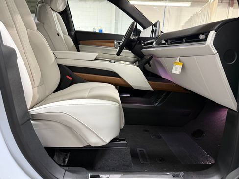 New 2026 Cadillac Vistiq Sport image 53