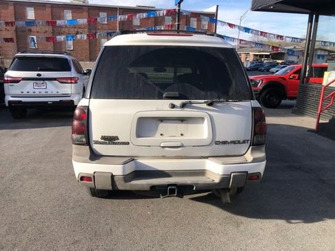 Used 2002 Chevrolet TrailBlazer LT w/ LT Leather Plus Pkg image 4