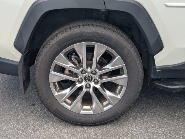 Used 2021 Toyota RAV4 XLE Premium FWD image 12