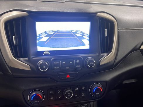 Used 2018 GMC Terrain Denali w/ Comfort Package FWD image 9