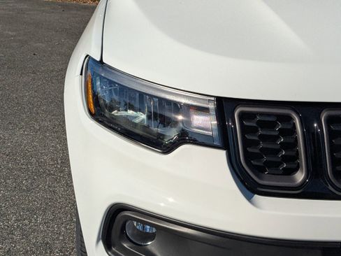 New 2026 Jeep Compass Latitude image 9