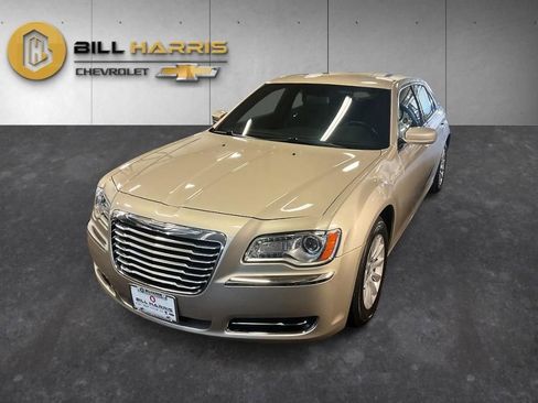 Used 2012 Chrysler 300 RWD image 1