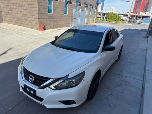 Used 2017 Nissan Altima 2.5 SR w/ Midnight Edition Package image 10