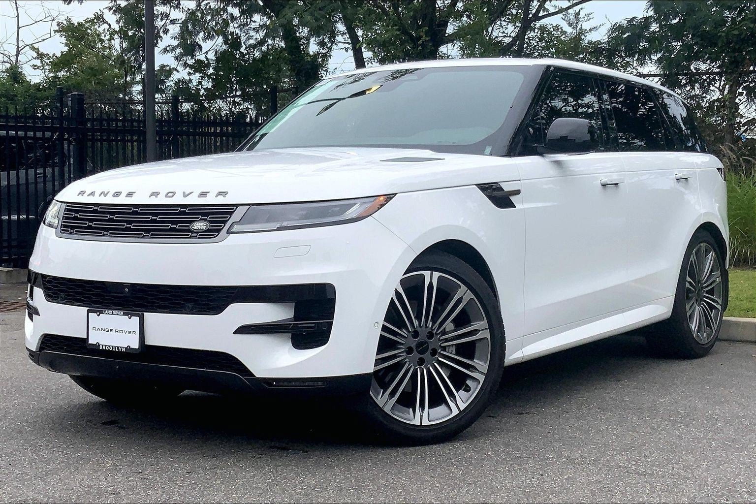 Certified 2026 Land Rover Range Rover Sport SE AWD/4WD image 1