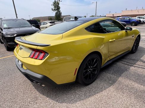 Used 2025 Ford Mustang GT Premium RWD image 4