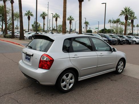 Used 2009 Kia Spectra5 SX image 5