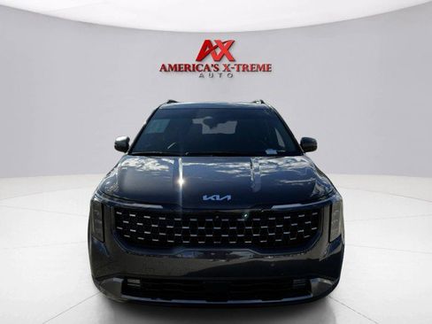 Used 2025 Kia Carnival SX w/ SX Dark Edition Package image 8