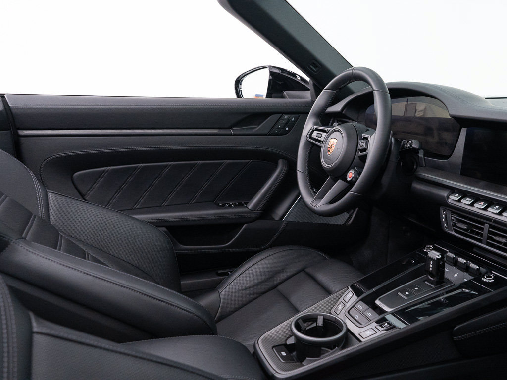 Used 2025 Porsche 911 Carrera RWD image 30