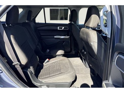 Used 2021 Ford Explorer XLT image 19