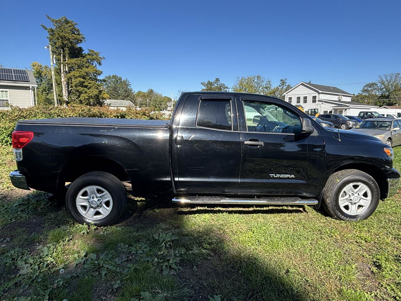Used 2011 Toyota Tundra 4x4 Double Cab w/ Tow Pkg image 4