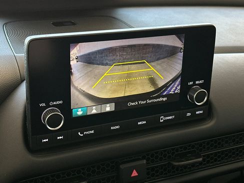 Used 2025 Honda HR-V LX image 18
